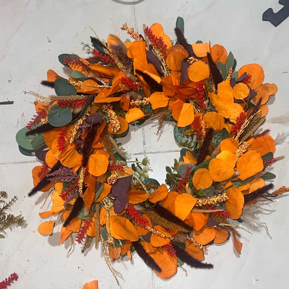 New handmade autumn eucalyptus wreath - Picture 10 of 11